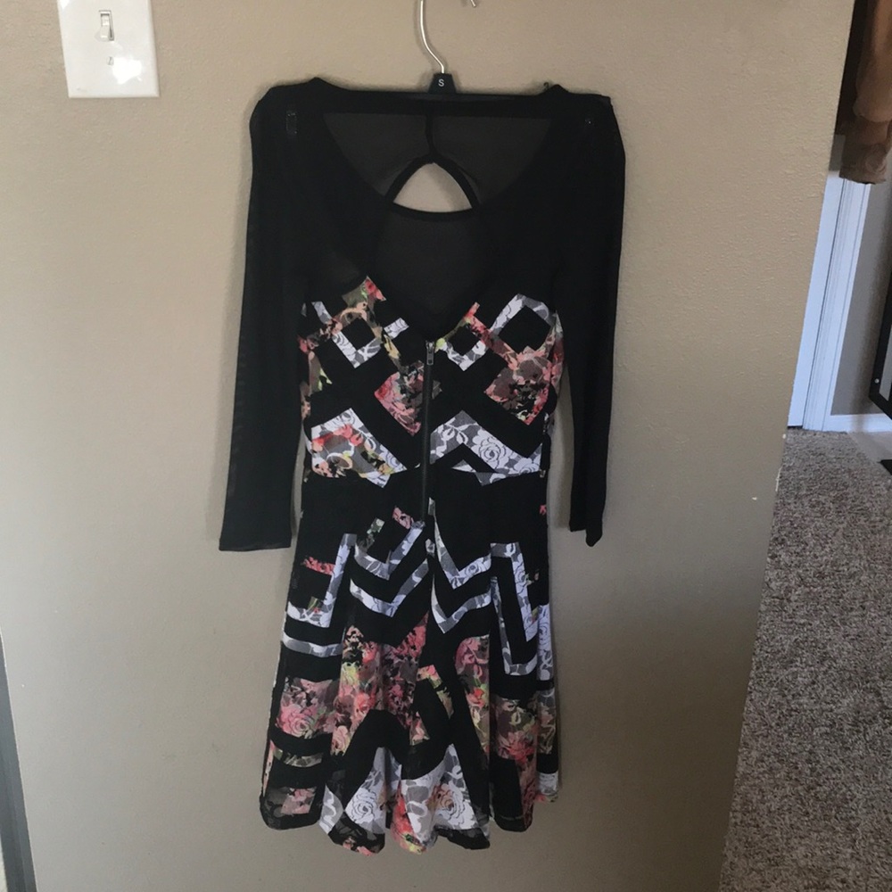 Dress - Picture 2 of 3
